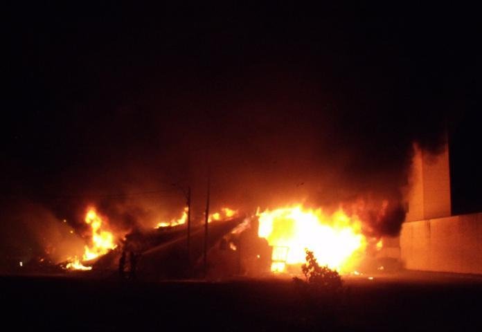 Inc&ecirc;ndio consomiu pr&eacute;dio da prefeitura de Passo Fundo