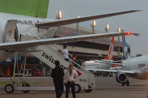 Antigo terminal do Salgado Filho volta a operar em Porto Alegre 