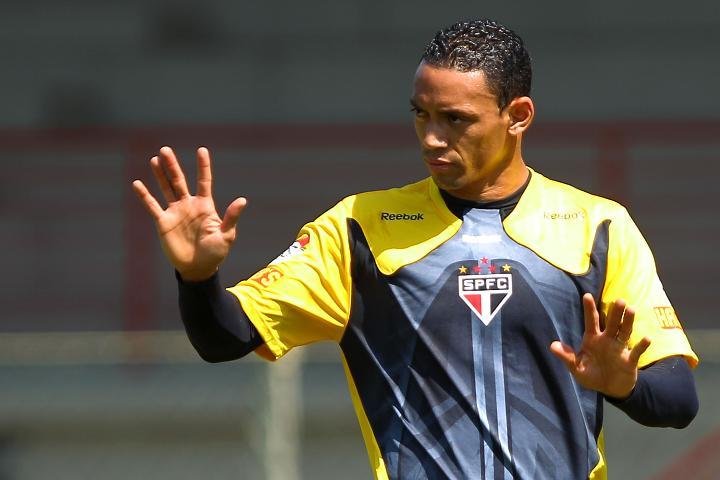 Ricardo Oliveira n&atilde;o &eacute; relacionado e desfalca S&atilde;o Paulo