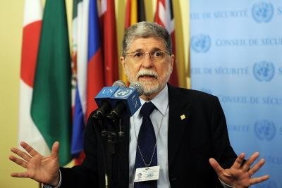 Amorim diz que  Hugo Ch&aacute;vez late mais do que morde, divulga Wikileaks