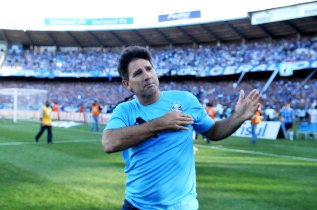 Renato diz que fez sua parte e agora vai secar o Goi&aacute;s tomando chope