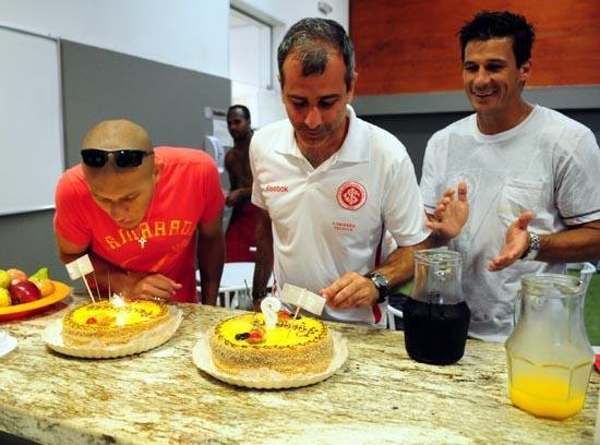 Nei e Fabio Mahseredjian comemoram anivers&aacute;rio