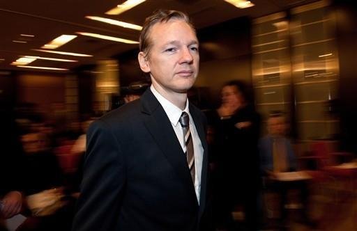 Fundador do WikiLeaks &eacute; preso por crime sexual no Reino Unido