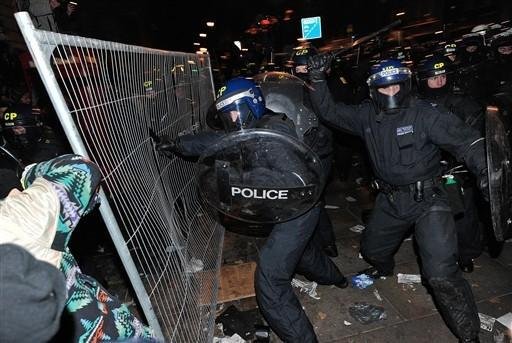 	Mais de 30 ficam feridos em protestos em Londres