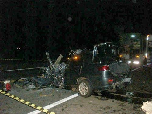 Dois jovens morrem ap&oacute;s colis&atilde;o em Carazinho