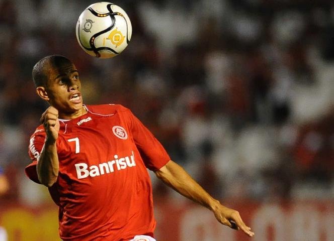Taison foi vendido ao Metalist da Ucr&acirc;nia, mas diz que espera porta aberta para voltar ao Inter