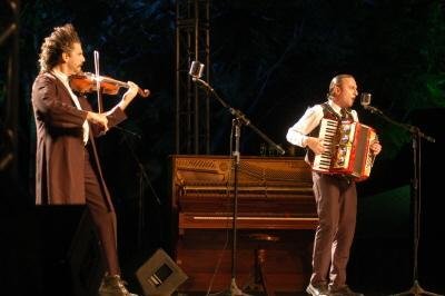 Kraunus Sang e Maestro Pletskaya apresentam Pr&ecirc;mio A&ccedil;orianos de Literatura