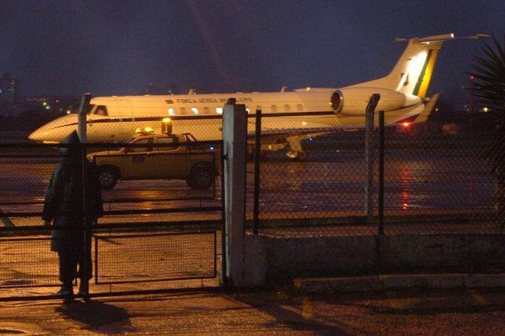 Presidente eleita chegou a Porto Alegre em avi&atilde;o da FAB e n&atilde;o deu entrevistas