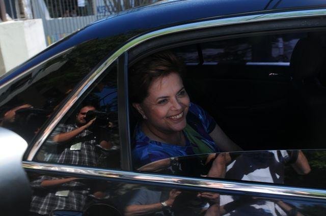 Ap&oacute;s receber visitas, Dilma vai &agrave; casa da filha em Porto Alegre