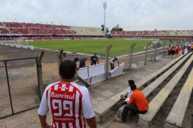 Data do Gre-Nal no Uruguai deve mudar para que titulares joguem