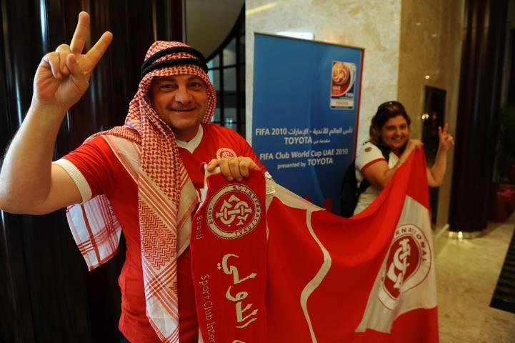Torcedores come&ccedil;am a chegar a hotel do Inter em Abu Dhabi