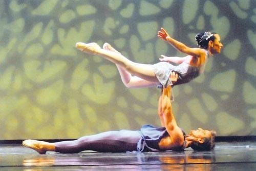 Theatro S&atilde;o Pedro recebe espet&aacute;culo A Natureza Dan&ccedil;a