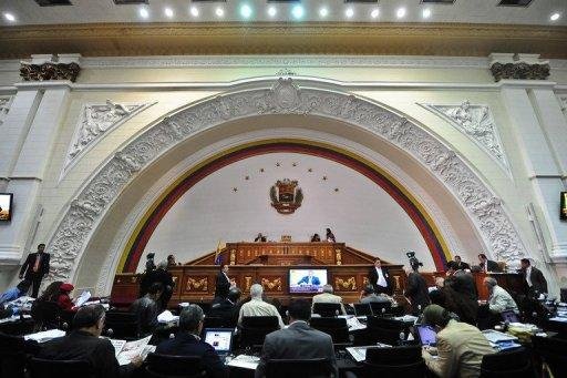 Parlamento venezuelano concede poderes excepcionais a Hugo Ch&aacute;vez