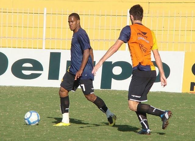 Gr&ecirc;mio teria feito proposta pelo atacante Lins do Crici&uacute;ma