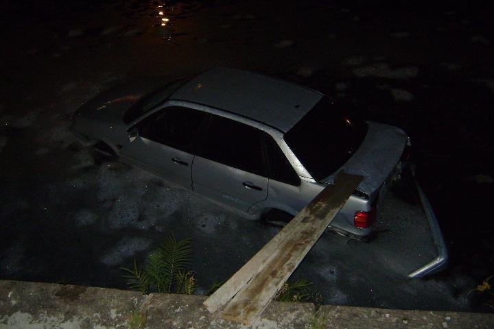 Passat caiu no Arroio Dil&uacute;vio