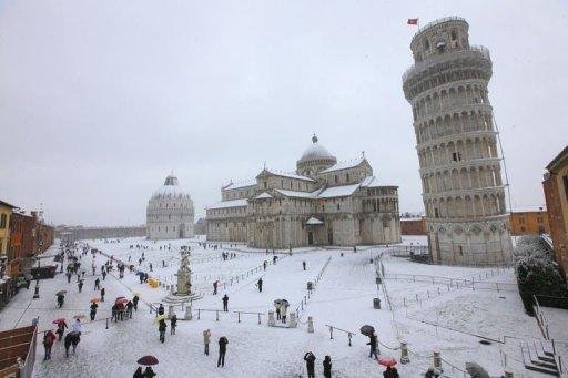 Neve fecha aeroportos, tranca rodovias e atrasa trens na Europa