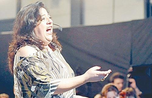 Adriana de Almeida ser&aacute; uma das atra&ccedil;&otilde;es do grande espet&aacute;culo natalino 