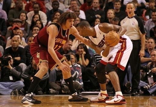 Varej&atilde;o brilha e encerra jejum de dez jogos do Cleveland