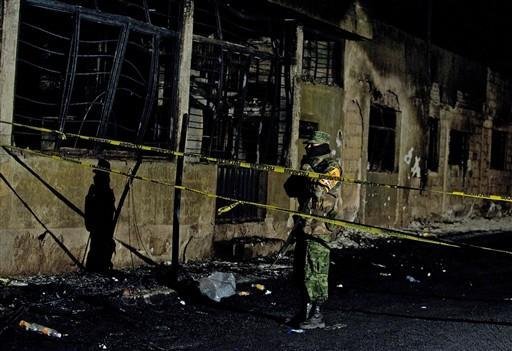 Explos&atilde;o em oleoduto deixa 28 mortos no M&eacute;xico