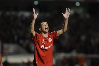 Presidente do River quer testar vontade de D&acute;Alessandro em retornar para Buenos Aires