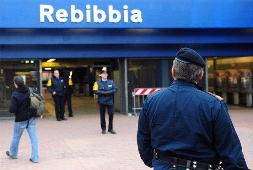 Pol&iacute;cia encontra bomba em caixa de sapatos no metr&ocirc; de Roma