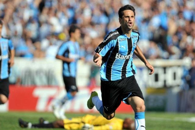 Vinda de Ronaldinho motiva Jonas para ficar no Gr&ecirc;mio