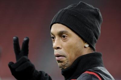 Ronaldinho, Belo e Vagner Love comandam festa em Porto Alegre