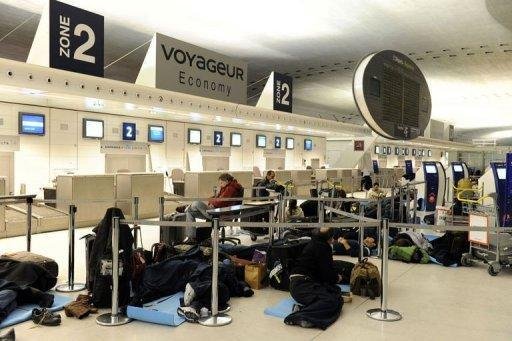 Fran&ccedil;a cancela 50% dos voos para Paris-Roissy