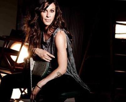 	Alanis Morissette d&aacute; &agrave; luz um menino