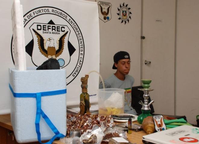 Estudante &eacute; preso com trufas recheadas de maconha em Santa Maria