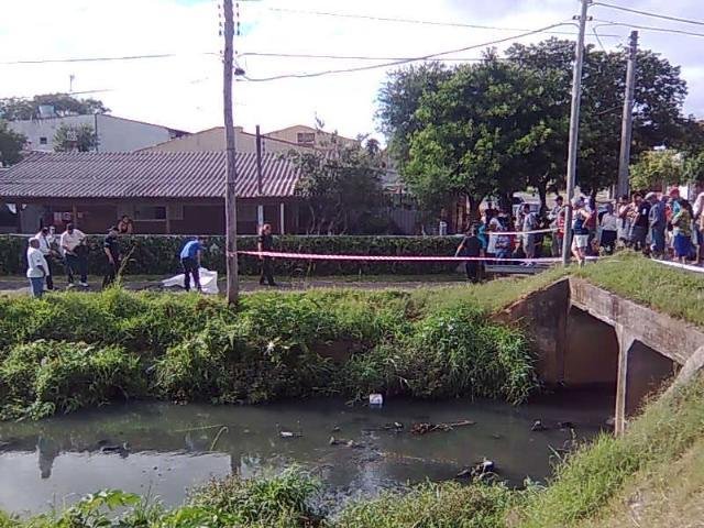 Corpo &eacute; encontrado em val&atilde;o na zona Norte da Capital