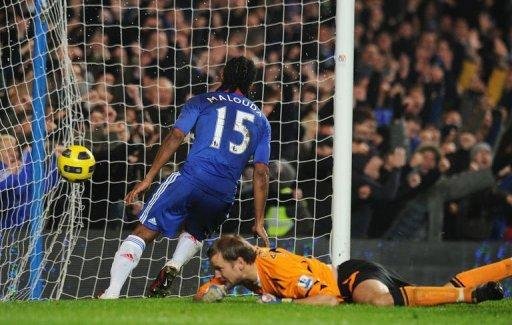 Chelsea vence Bolton e Arsenal empata com o Wigan