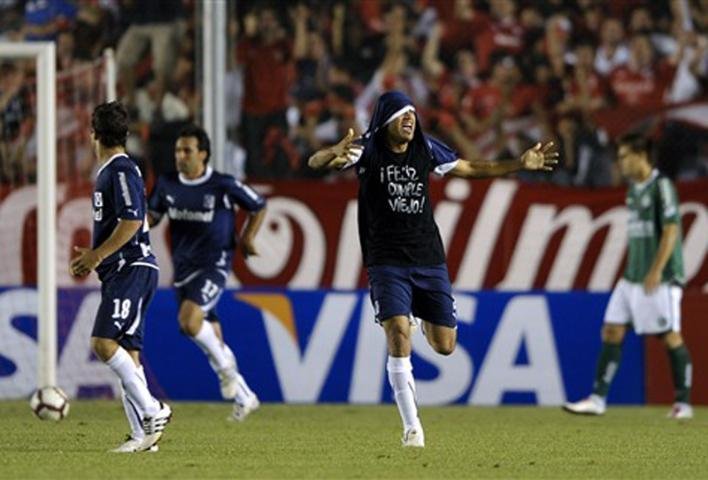 Independiente ajudou Gr&ecirc;mio a fechar ano com chave de ouro. Venceu o Goi&aacute;s na Sul-Americana e deu vaga na Libertadores ao Tricolor