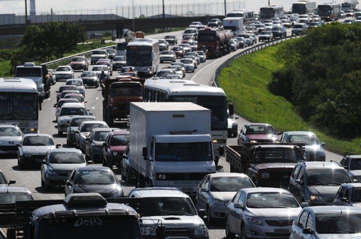 Movimento de ve&iacute;culos na freeway &eacute; acima do esperado