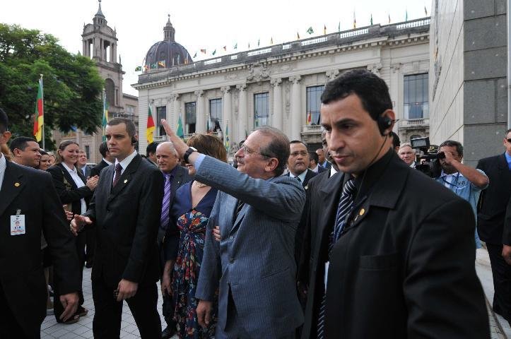 Futuro governador acenou para populares
