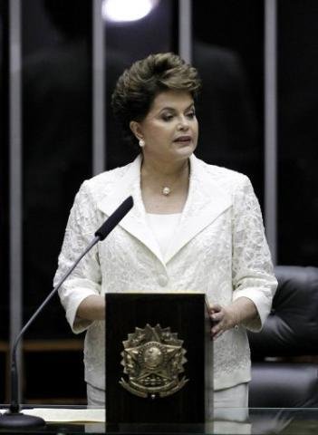Canad&aacute; sa&uacute;da Dilma Rousseff, primeira presidenta do Brasil