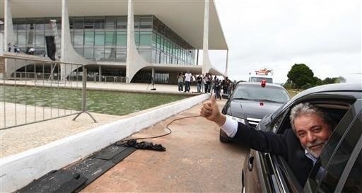 Lula deixa Bras&iacute;lia para visitar Jos&eacute; Alencar em S&atilde;o Paulo
