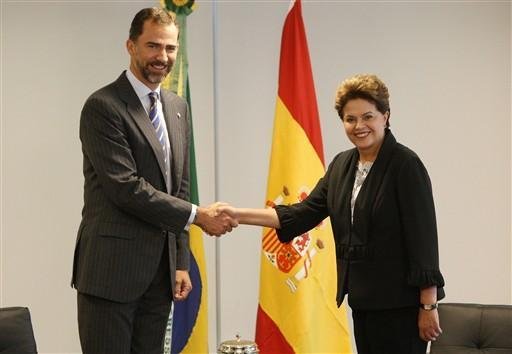 No primeiro dia de trabalho, Dilma se re&uacute;ne com pr&iacute;ncipe espanhol