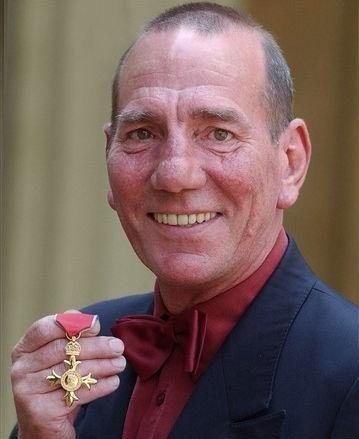 Ator Pete Postlethwaite morre aos 64 anos 
