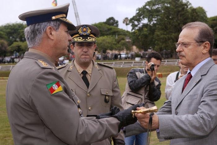 Cerim&ocirc;nia de transmiss&atilde;o do comando da BM ao Coronel S&eacute;rgio Roberto de Abreu 