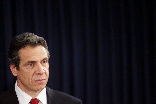 Novo governador de Nova Iorque reduz seu sal&aacute;rio em 5%