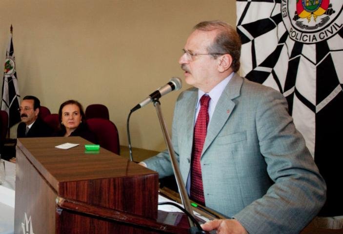 Tarso dedica dia &agrave; posse na Secretaria de Seguran&ccedil;a