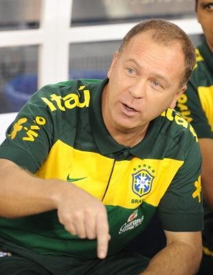 Integra&ccedil;&atilde;o das sele&ccedil;&otilde;es &eacute; a meta de Mano Menezes