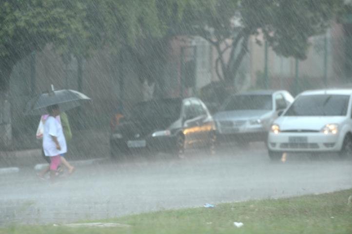 Ap&oacute;s chuva, tr&acirc;nsito se normaliza em Porto Alegre