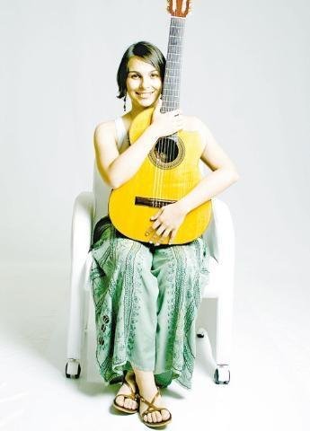 Violonista e compositora Bianca Obino se apresenta na Funda&ccedil;&atilde;o Ecarta nesta quinta