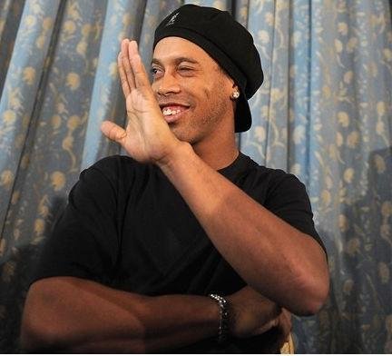Gr&ecirc;mio reserva equipamento de som para poss&iacute;vel apresenta&ccedil;&atilde;o de Ronaldinho