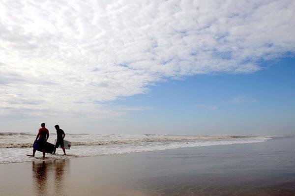 O tempo no Litoral Norte amanheceu com c&eacute;u aberto e pouco vento