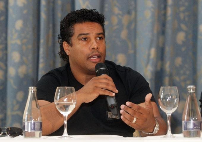 Assis se re&uacute;ne com diretoria do Flamengo no Rio