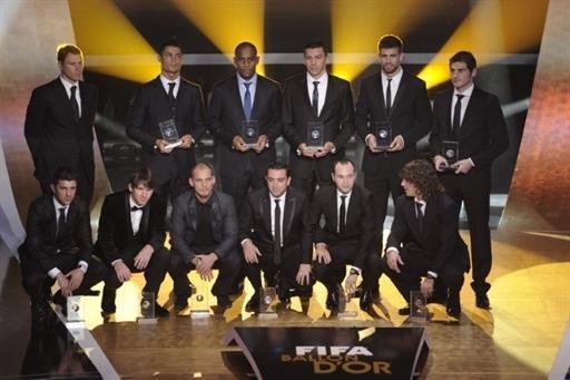 Os brasileiros Maicon e L&uacute;cio est&atilde;o entre os melhores jogadores de 2010