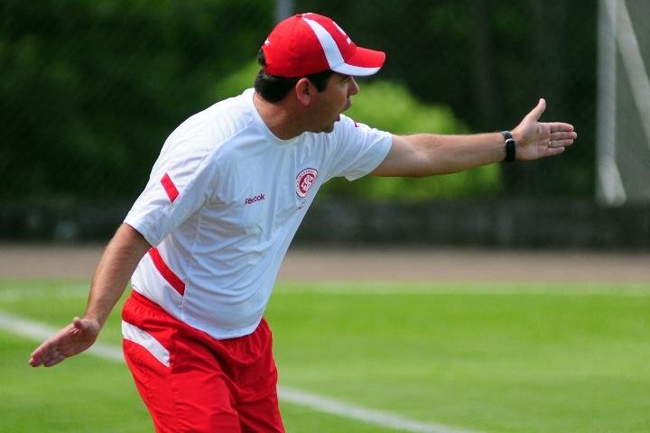 Enderson Moreira comanda o Inter B